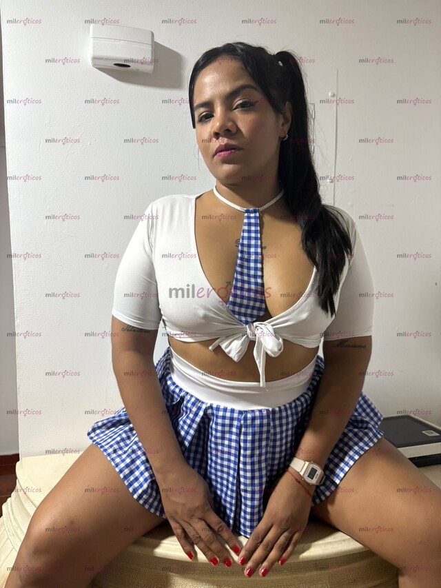 FOTOS DE DISFRUTA UN RICO SERVICIO CON UNA MORENA PIEL CANELA CULO GRANDE