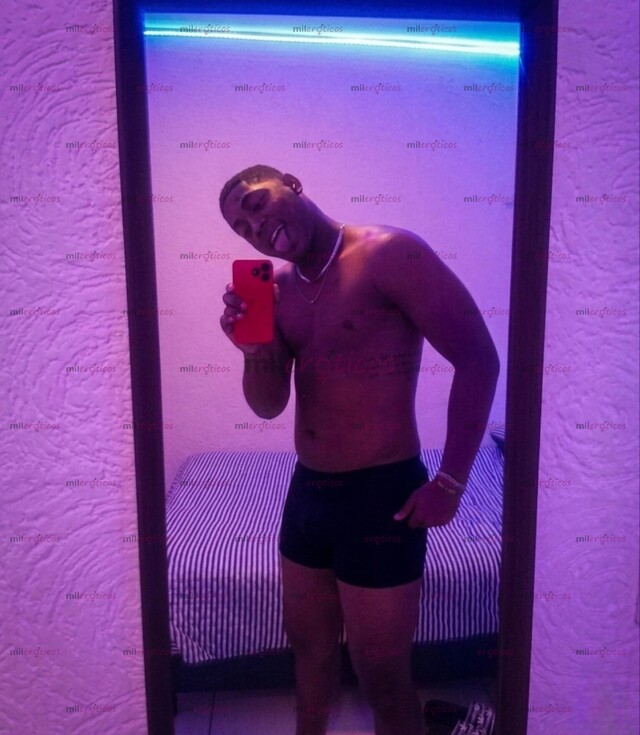 FOTOS DE MORENO CALIENTE CON GRAN ACTITUD PARA COMPLACER A LAS DAMAS