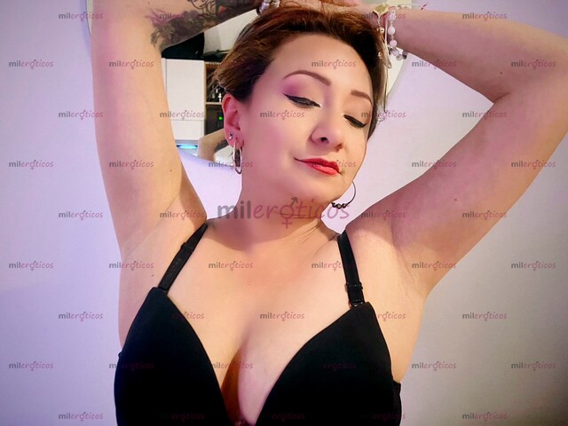FOTOS DE TIENES GANAS DE FOLLAR:MUJER MADURA CARIÑOSA CACHONDA CON GANAS DE DISFRUTAR.
