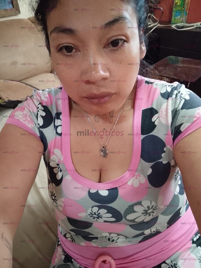 FOTOS DE CHICA BISEXUAL DE CABELLO NEGRO CHINO DE PIERNAS TORNEADAS