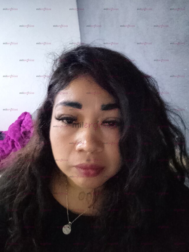 FOTOS DE CHICA BISEXUAL DE CABELLO NEGRO CHINO DE PIERNAS TORNEADAS