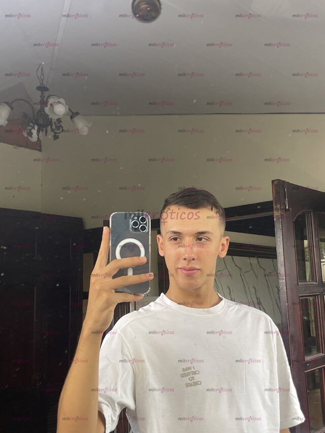 FOTOS DE DANIEL LISTO PARA CONSENTIRTE Y HACER REALIDAD TUS MÁS ÍNTIMOS DESEOS,