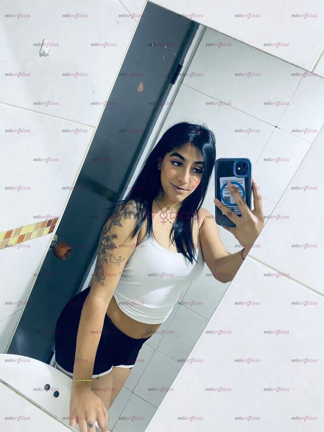 FOTOS DE ESTRECHITA TU MORENITA HERMOSA EN LA CAMA ARRECHA