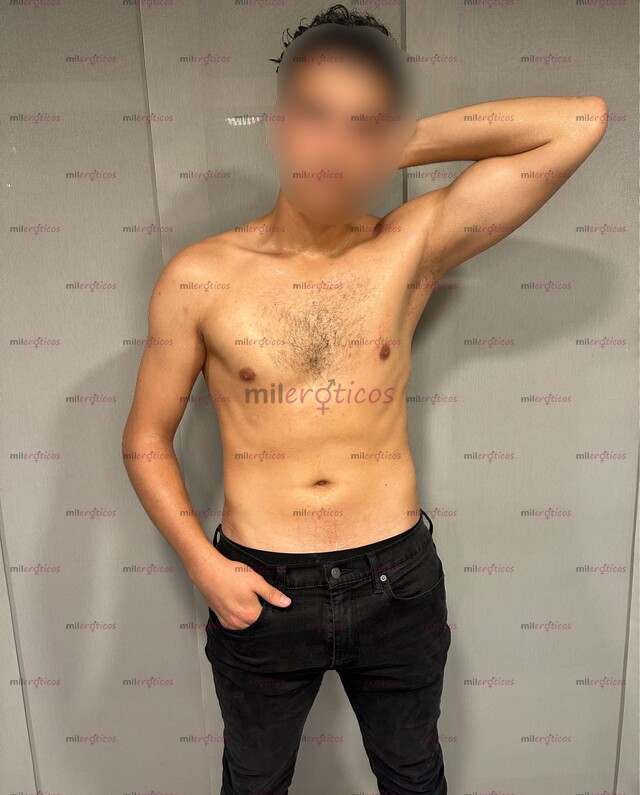 FOTOS DE MODELO PROFESIONAL DE 1.92M Y 21 AÑOS, TRATO EXCLUSIVO EN BOGOTÁ
