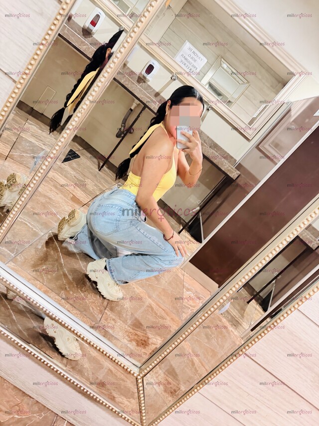 FOTOS DE FLAQUITA NATURAL PELO NEGRO MUY LINDA Y SENSUAL SOLO PARA TI