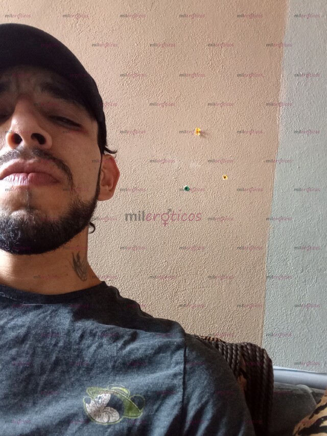 FOTOS DE MACHO SINALOENSE, FLACO Y ALTO, BARBON, BUENO PARA LOS BESOS TU AMANTE SECRETO