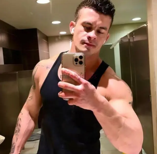 Aun no me encuentro en la ciudad de santiago sino manana 28 de julio hola mi nombre es abelatinoservicio de acompanantecolombiano sexy recien llegadov...
