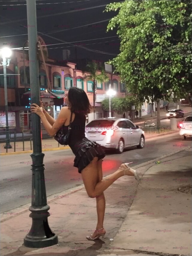 FOTOS DE TE GUSTAN DELGADITAS , CON UN CULITO RICO Y BUENA VERGA ?