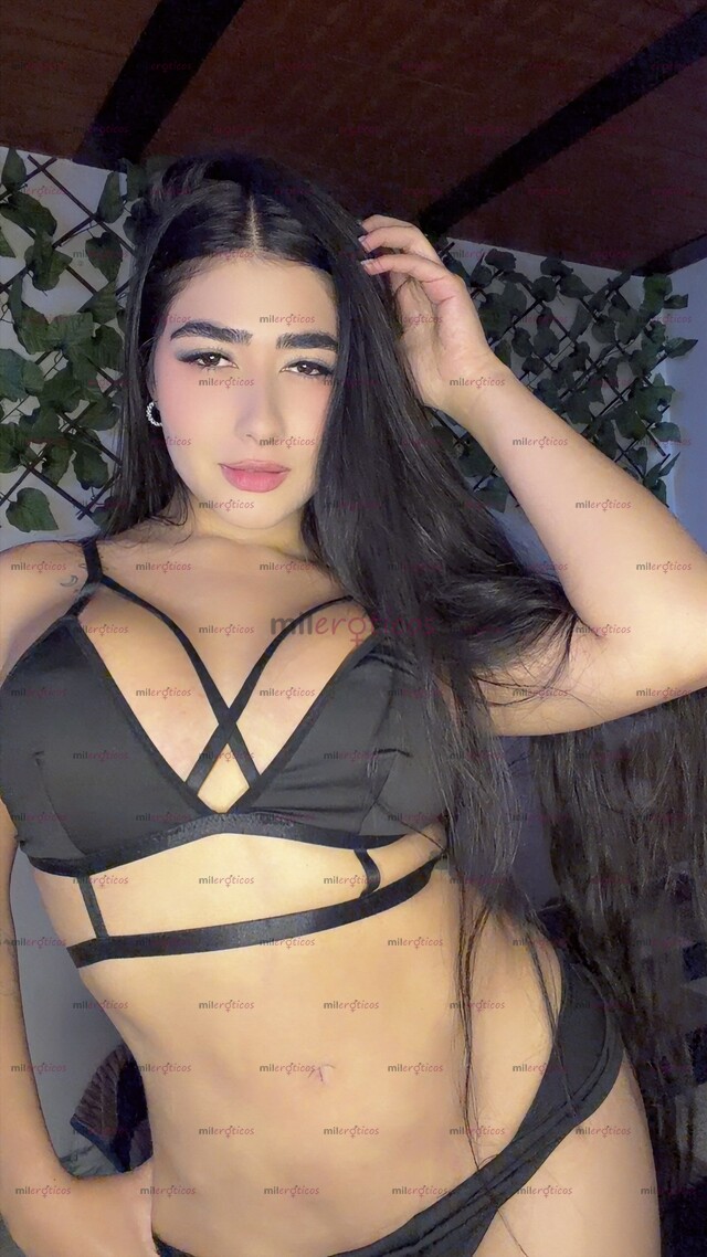 FOTOS DE VENEZOLANA, BLANQUITA, 20 AÑOS, CON JUGUETES