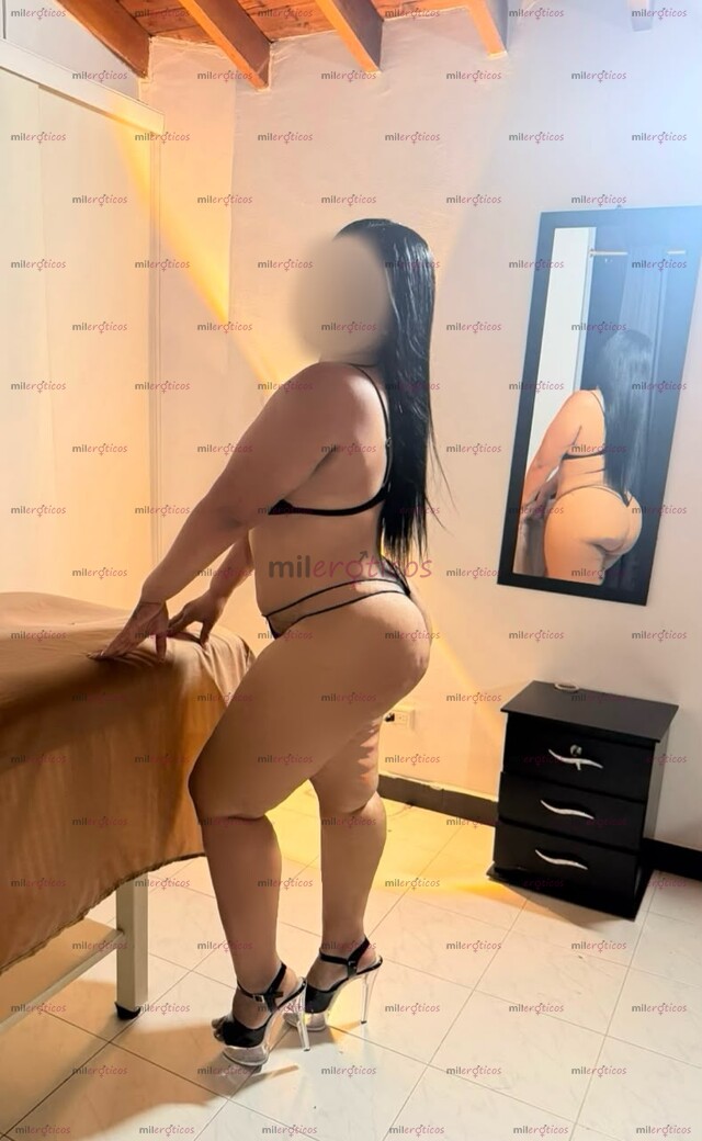 FOTOS DE SAMANTHA COSMETÓLOGA EXPERTA EN MASAJES Y RELAJACIÓN