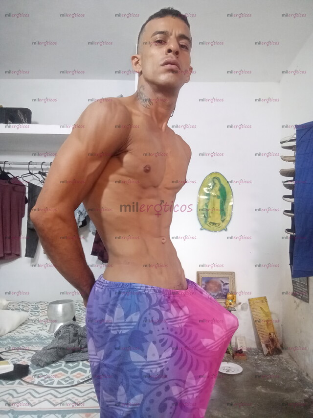 FOTOS DE CHICO MARCADO DEL GIM SERIO DISCRETO DISPUESTO A CUMPLIR TUS FANTASÍAS