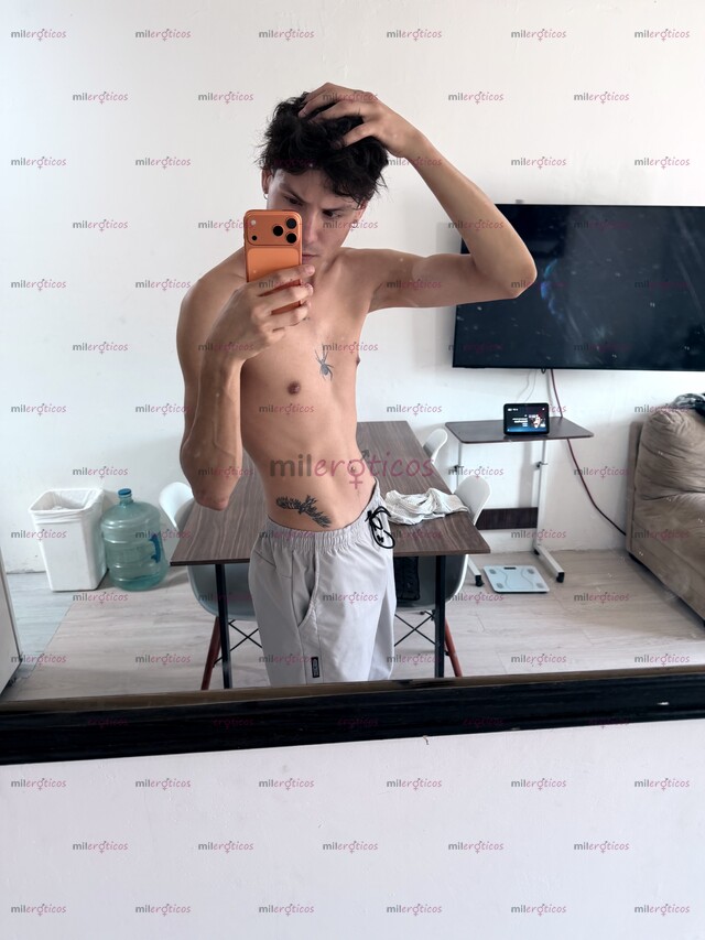 FOTOS DE DE VUELTA SOLO POR UNOS DÍAS GUAPO ALTO DELGADO Y SÚPER SEXY