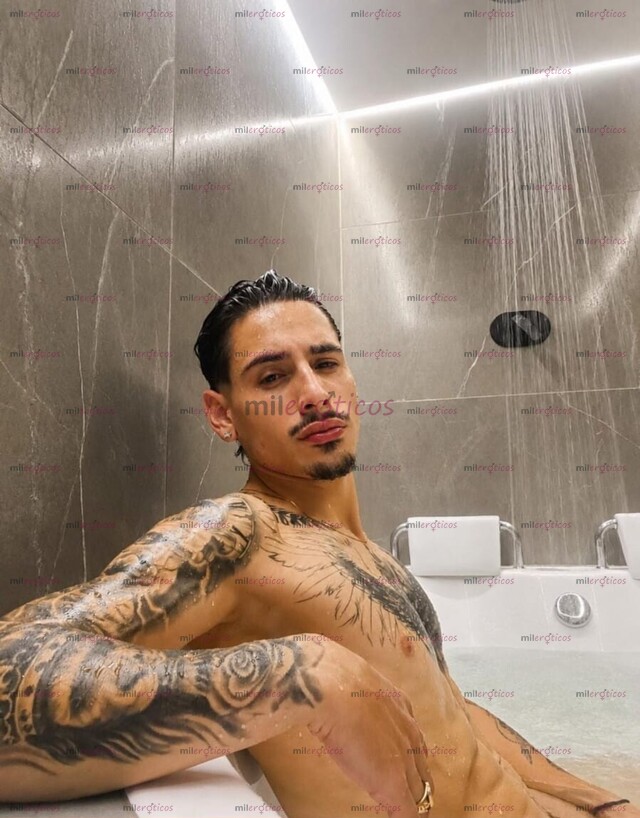FOTOS DE JUANSE FISIOTERAPUETA PROFESIONAL ,TATUADO, ATRACTIVO Y CALIENTE HOY LIBRE