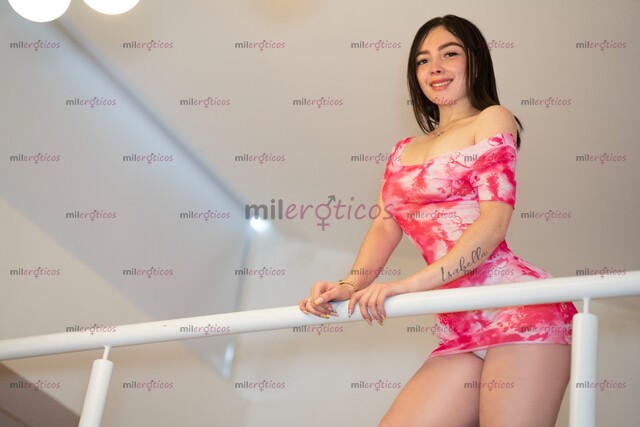 FOTOS DE SEXY FLACA DE 19 AÑOS CON LINDAS PEQUITAS Y TRASERO PARADITO