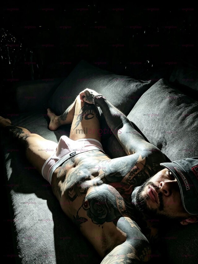 FOTOS DE HOMBRE DOMINANTE, TATUADO, VARONIL Y DISCRETO