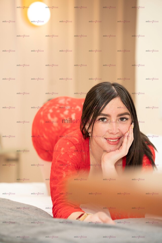 FOTOS DE CAMILA UNA RICA FLACA DE 19 AÑOS CON VAGINA BLANQUITA,ROSADITA Y BIEN JUGOSITA