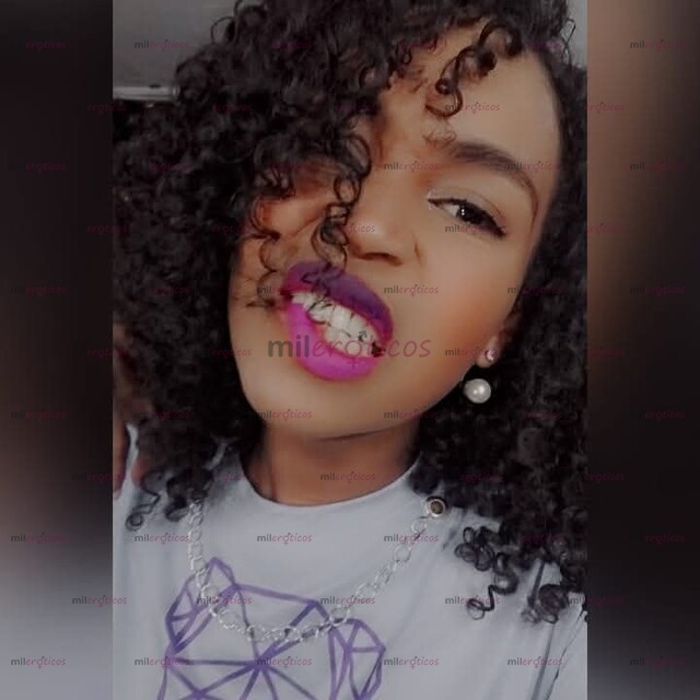 FOTOS DE UNA MORENA NATURAL, COMPLACIENTE A TUS DECEOS,UNA MUJER ARRECHA,CHUPONA,FEMENINA