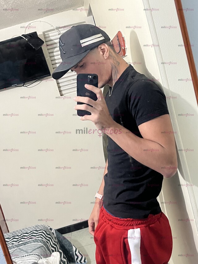 FOTOS DE JOVEN PARCHADO 22 CM CON SITIO EN BOGOTÁ POR UNOS DÍAS QUIEN
