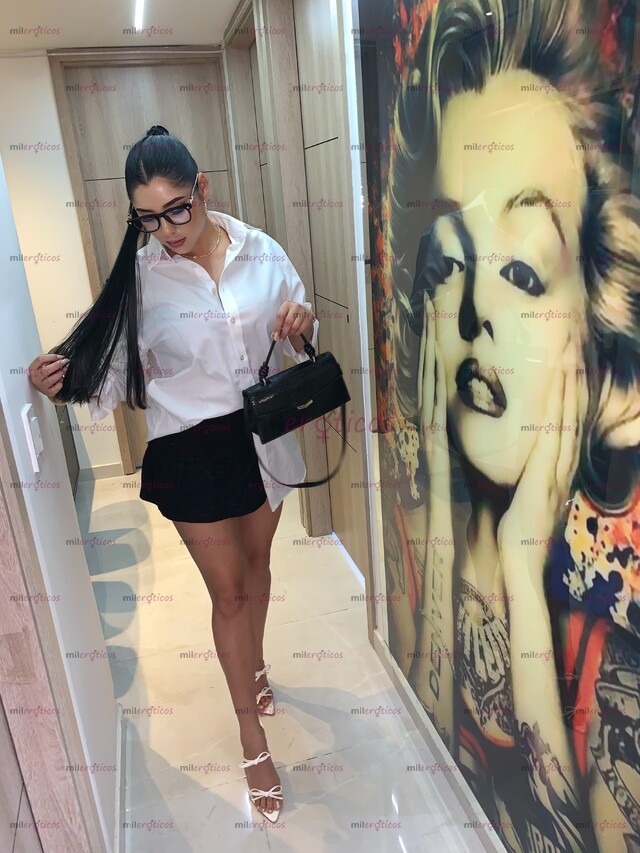 FOTOS DE VIOLETTA , NUEVA SCORT EN MEDELLÍN , LISTA PARA COMPLACERTE