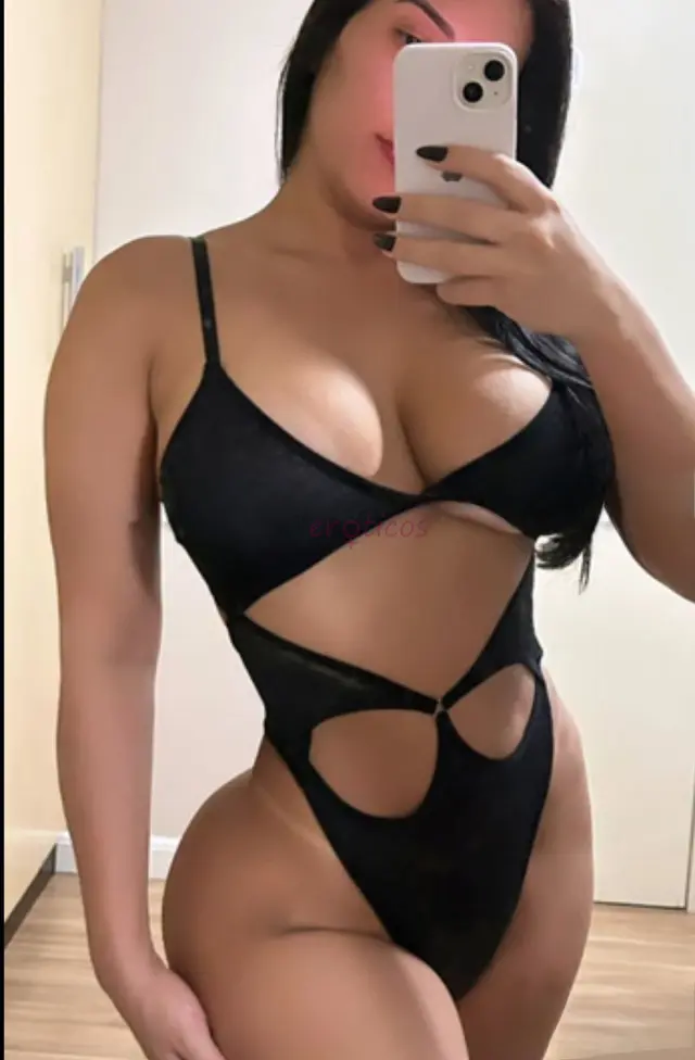Ola me chamo manuela e sou acompanhante de luxo meu atendimento vai alem de um bom sexo pois gosto de um bom papo alem de dar muito prazer aos meus cl...
