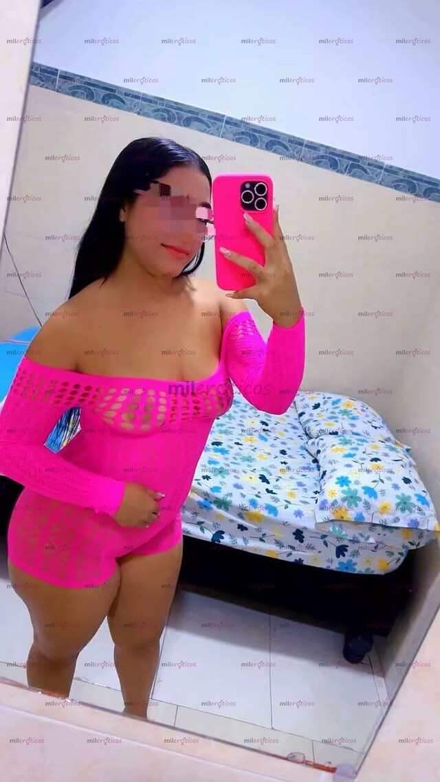 FOTOS DE HOLA MIS AMORES SOY UNA HERMOSA DIVINA CON VAINA ROSADITA COMPLACIENTE Y ALEGRE