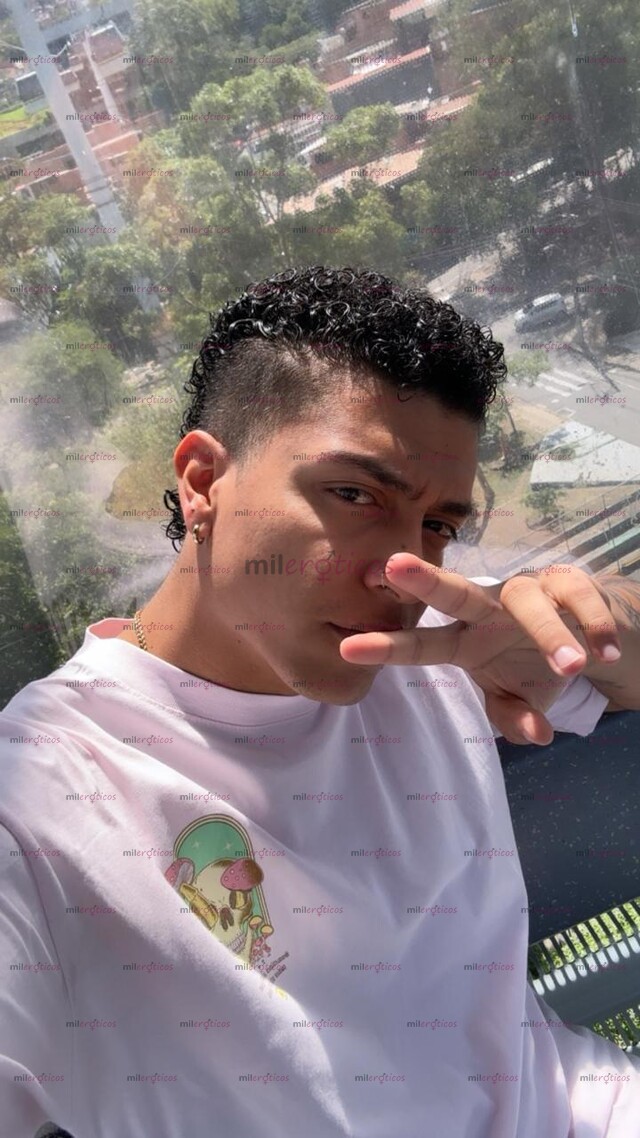 FOTOS DE JOVEN MORENO COMPLACIENTE, MASCULINO, ACTIVO NO VERGON, DISPONIBLE, SERIO