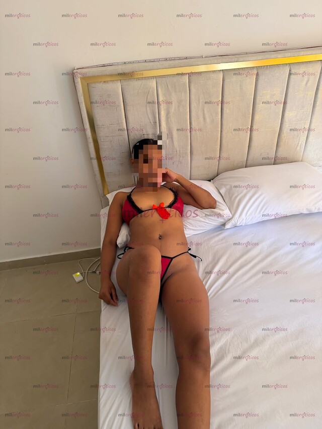 FOTOS DE HOLA MIS AMORES MI NOMBRE ES NICOL UNA MORENA DE 19 AÑOS MUY COMPLACIENTE