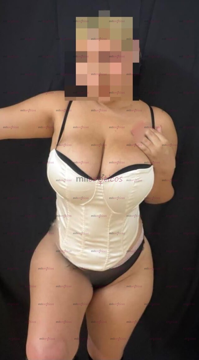 FOTOS DE SUPER TETONA NATURAL,GOLOSA Y ESTRECHA PAPI