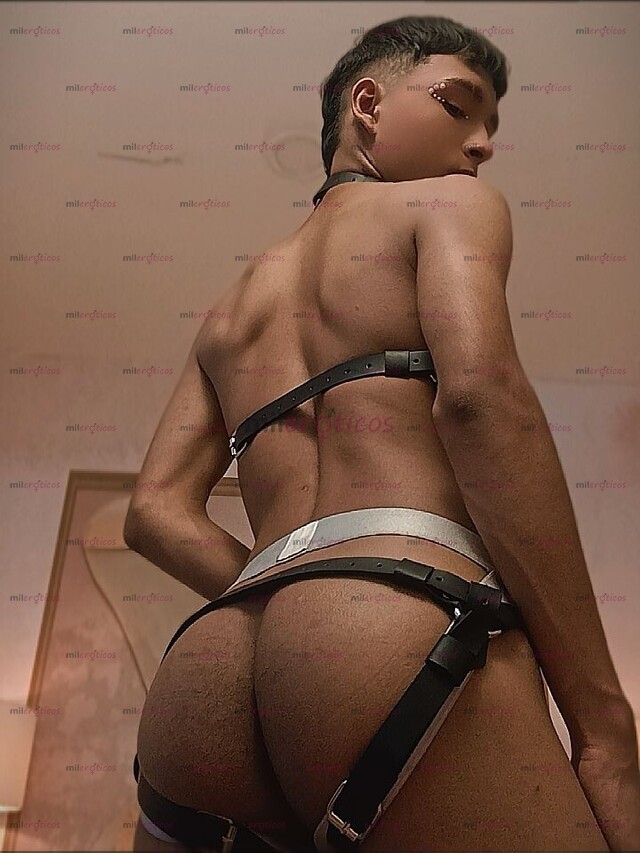 FOTOS DE UN CHICO MUY SKINNY CUERPO SUAVE UNA DULCE CARITA LABIOS BIEN RICOS