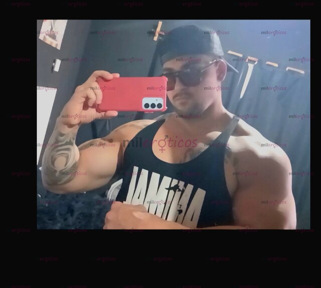 FOTOS DE CUBANO BIEN DOTADO 100% REAL LÁMAME Y PASEMOS UN RATO AGRADABLE