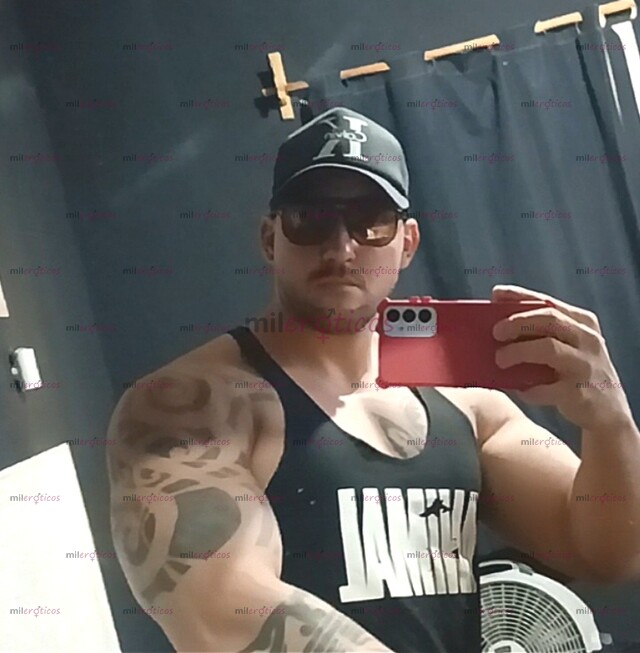 FOTOS DE CUBANO BIEN DOTADO 100% REAL LÁMAME Y PASEMOS UN RATO AGRADABLE