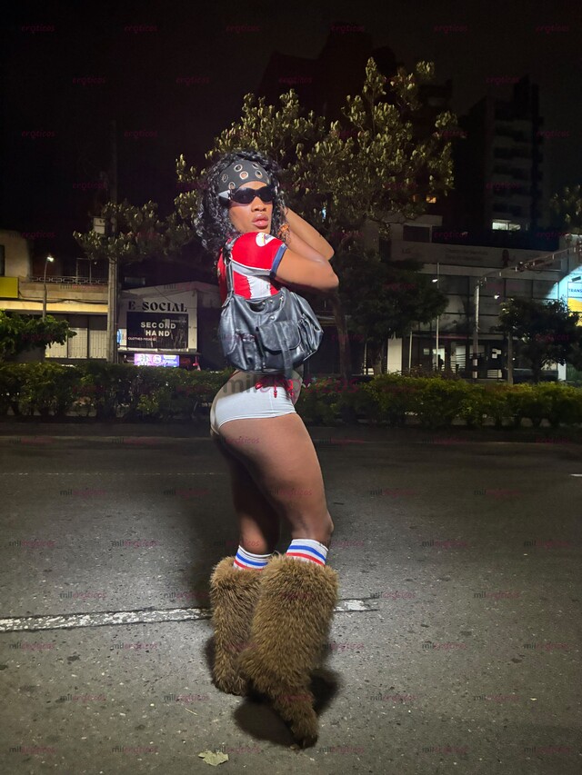 FOTOS DE TRANS NEGRA VERSÁTIL LAMPIÑA EN MEDELLÍN