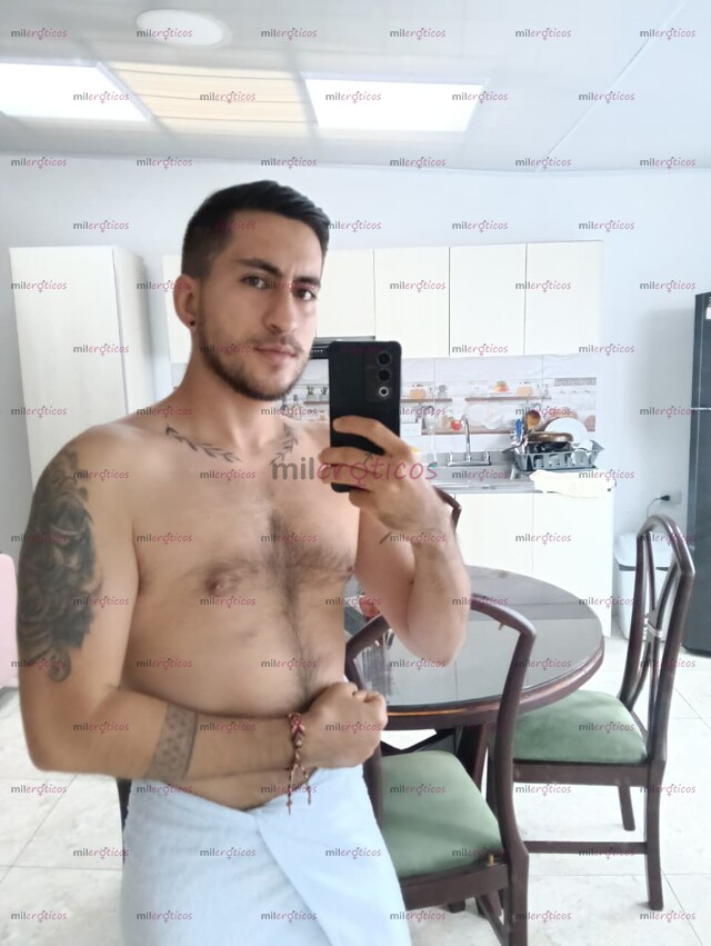 FOTOS DE ANDRES JOVEN GUAPO VARONIL EDUCADO SCORT Y MASAJISTA PROFESIONAL POCOS DIAS BGTA