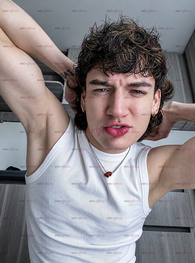 FOTOS DE CHRISTOPHER ADULT CONTENT CREATOR TWINK.