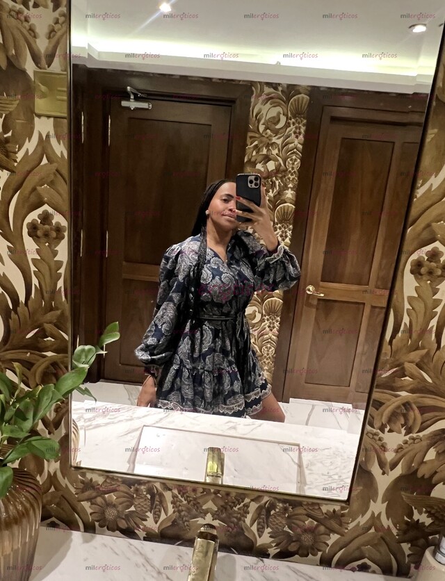 FOTOS DE MORENA ELEGANTE VEN Y DISFRUTA DE UN MOMENTO AGRADABLE