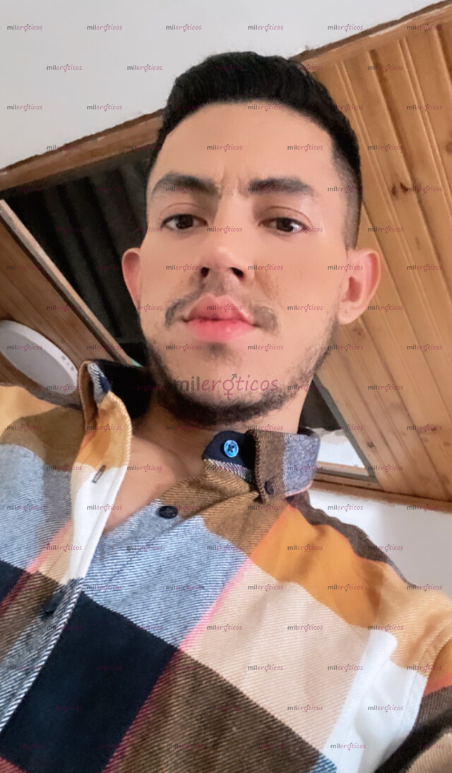 FOTOS DE JOVEN DELGADO , 185 CM DE ESTATURA RELAJADO EDUCADO Y ASEADO NUEVO