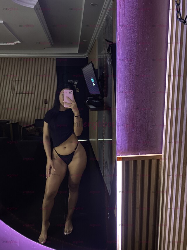 FOTOS DE MARIANA HERMOSA MUJER ELEGANTE DE PIEL CANELA