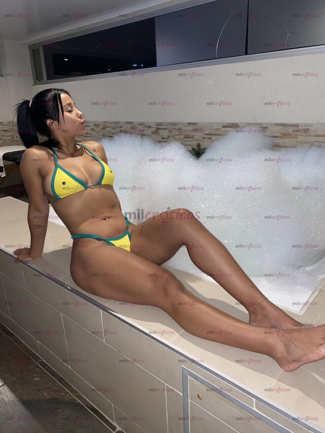 FOTOS DE MARIANA HERMOSA MUJER ELEGANTE DE PIEL CANELA