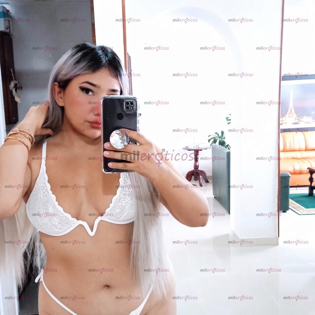FOTOS DE VAL, MUJER INDEPENDIENTE, SEGURA Y FEMENINA.