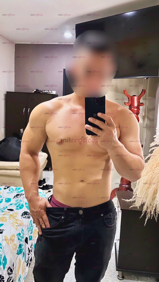 FOTOS DE ACOMPAÑANTE GIGOLO Y MASAJISTA PROFESIONAL DE ALTO NIVEL PARA PAREJAS SOLVENTES