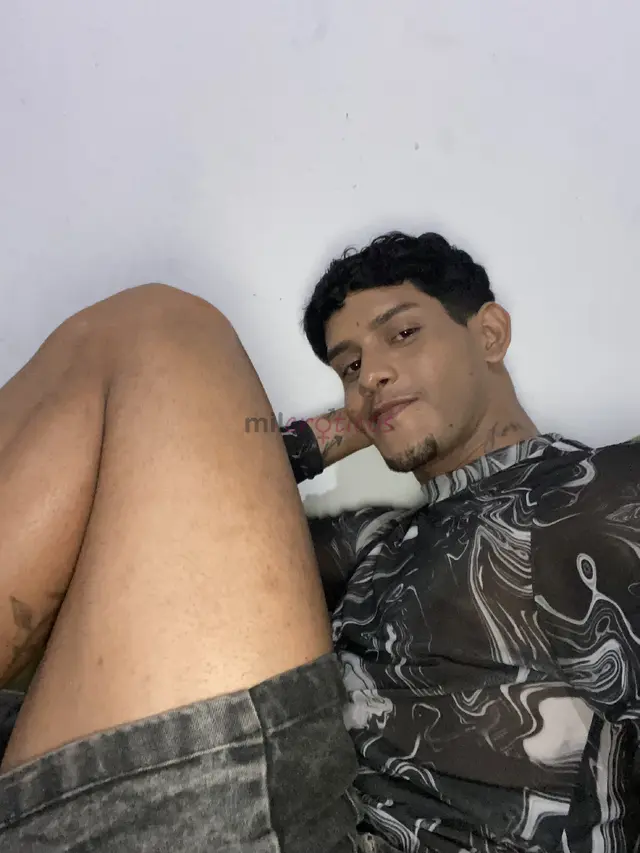 Ta estressado relaxe um pouco chama nao vai se arrepender tenho 1 80 de altura cabelos pretos 73 kg 19 cm atletico disponivel 24 horas tenho transport...