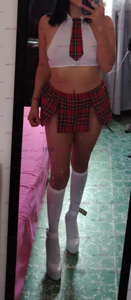 FOTOS DE HERMOSA FLAQUITA NADA PAYASA 22 AÑITOS LISTA PARA TI