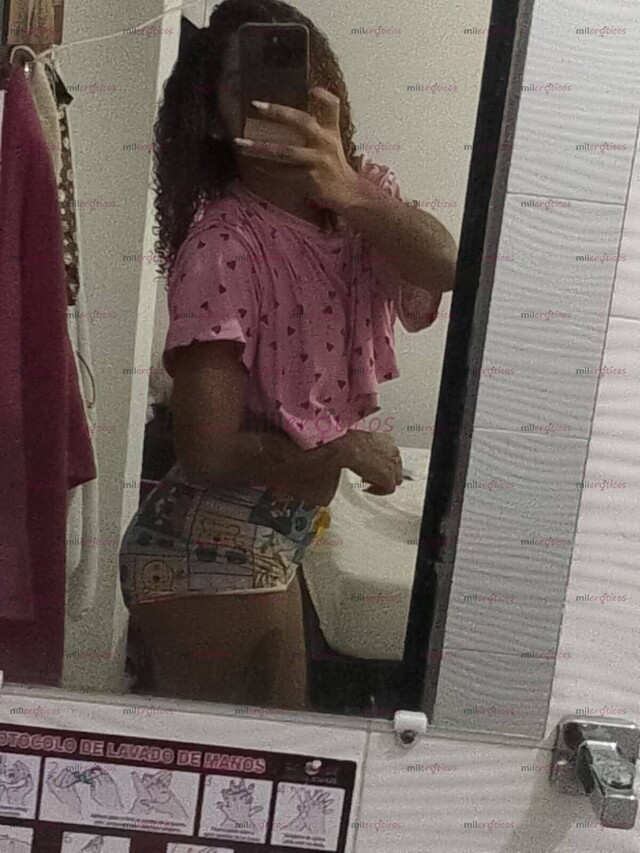 FOTOS DE HOLA MIS AMORES SOY CAROLINA HERMOSA Y ATREVIDA