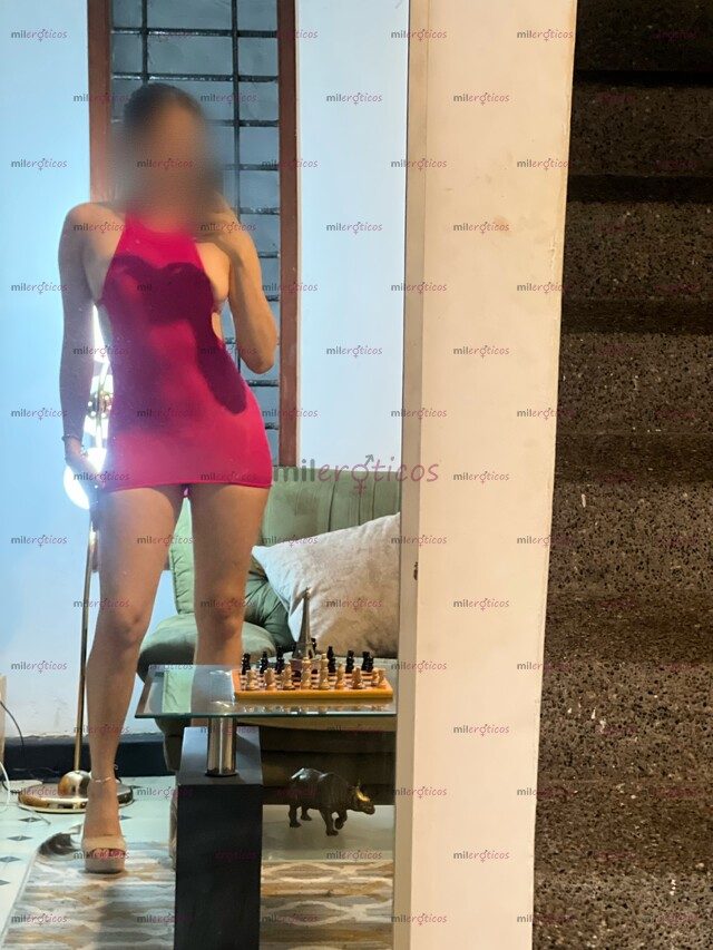FOTOS DE FLAQUITA ENCANTADORA Y MUY SENSUAL, DÉJAME COMPLACERTE TAMBIÉN SOY MASAJISTA