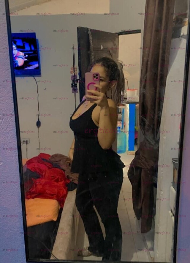 FOTOS DE CHICA EROTICA Y MUY COMPLACIENTE DISPONIBLE PARA OFRECER EL MEJOR SHOW VIRTUAL