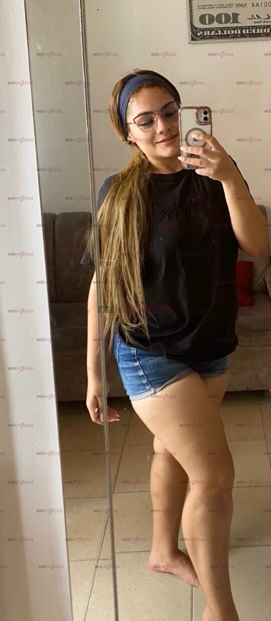 FOTOS DE CHICA EROTICA Y MUY COMPLACIENTE DISPONIBLE PARA OFRECER EL MEJOR SHOW VIRTUAL