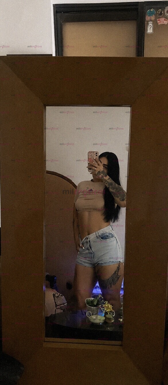 FOTOS DE MORENA DE CULO GRANDE, CURVY, PELI NEGRA Y TATUADA, DISPUESTA A COMPLACERTE.