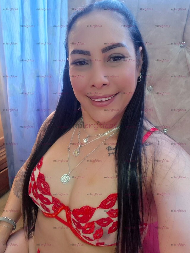 FOTOS DE EXTROVERTIDA CHICA SENSUAL APASIONADA CON UN RICO ORAL ESTILO PORNO