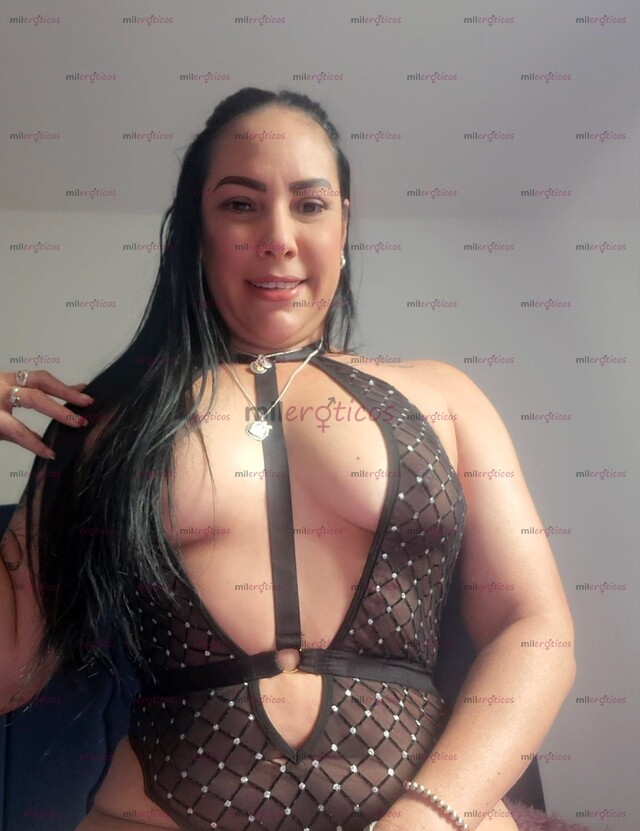 FOTOS DE EXTROVERTIDA CHICA SENSUAL APASIONADA CON UN RICO ORAL ESTILO PORNO