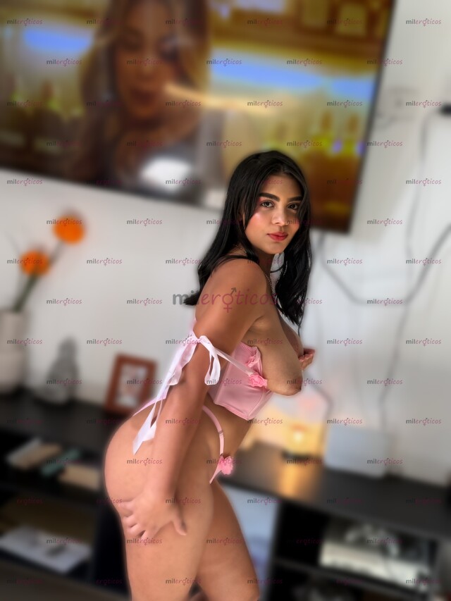 FOTOS DE EMMA CON GANAS DE CABALGAR UN CABALLO, TE ANIMAS?